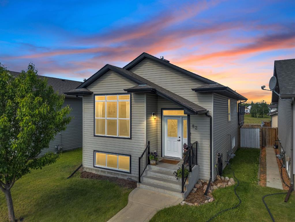 Picture of 82 Hinshaw Drive W, Sylvan Lake Real Estate Listing