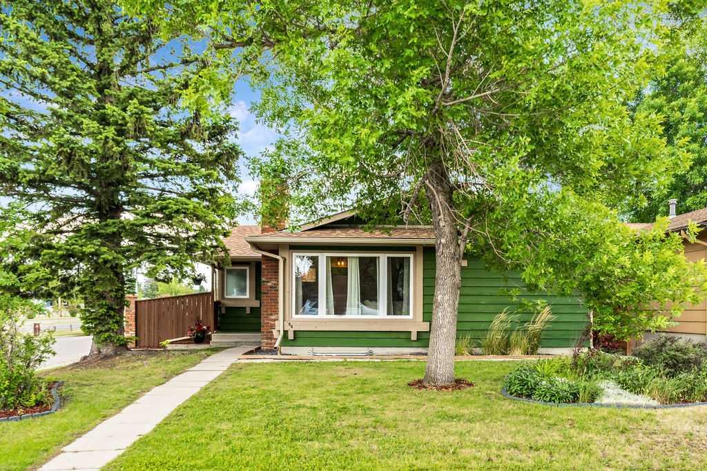 Picture of 96 Sunhurst Road SE, Calgary Real Estate Listing