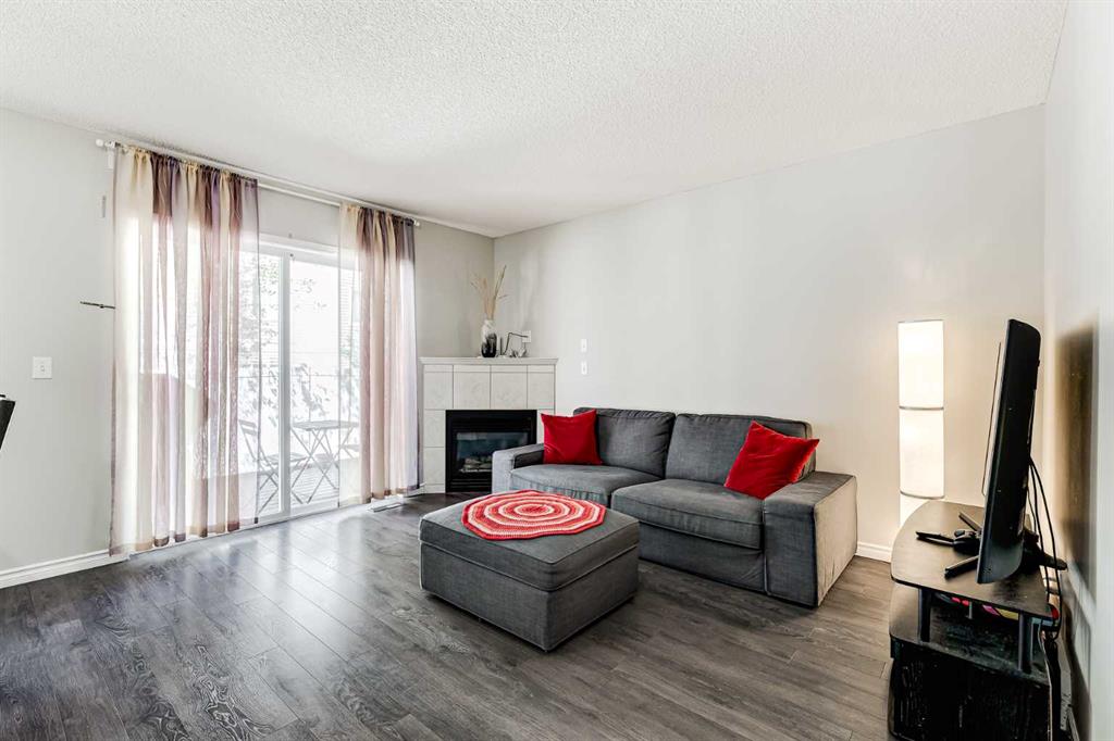 Picture of 402, 760 Railway Gate SW, Airdrie Real Estate Listing