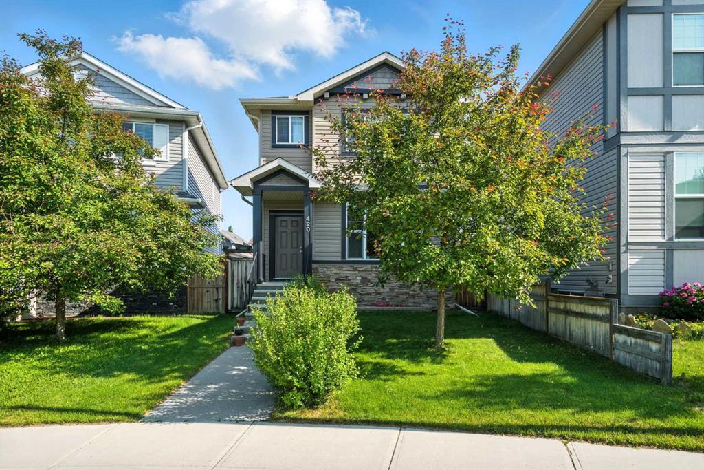 Picture of 420 Cranberry Circle SE, Calgary Real Estate Listing