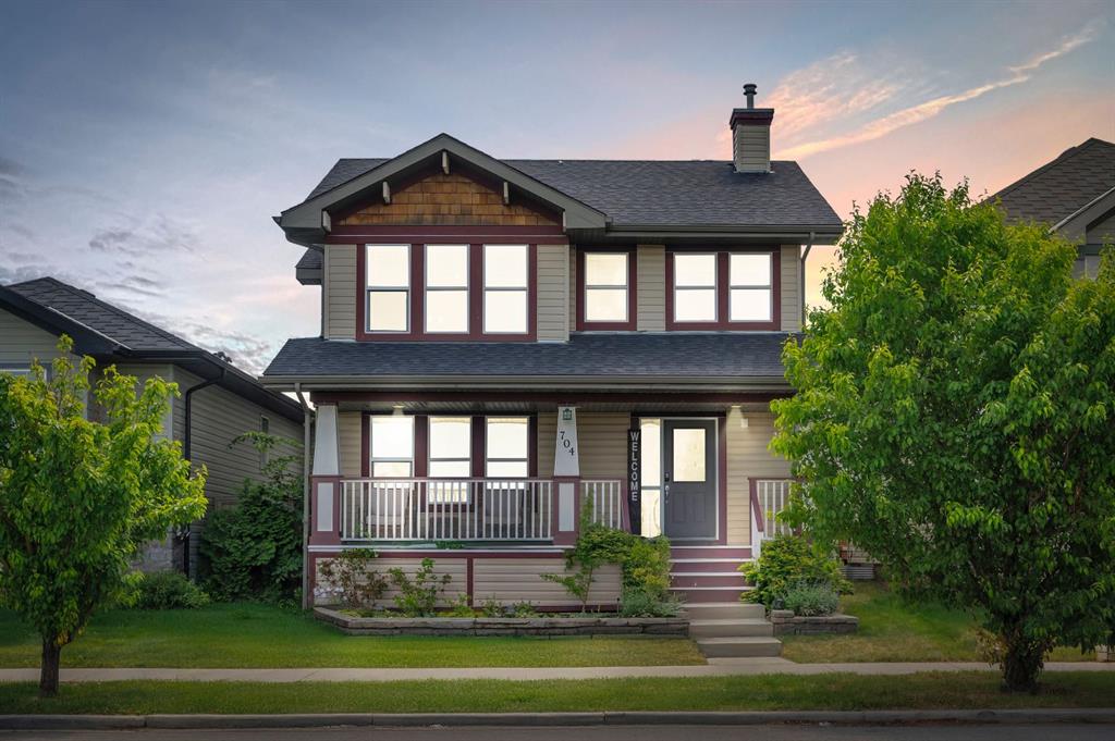 Picture of 704 Prestwick Circle SE, Calgary Real Estate Listing