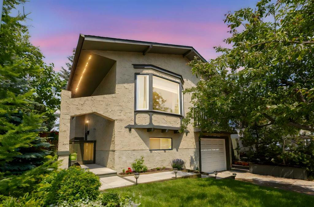 Picture of 224 Sandstone Place NW, Calgary Real Estate Listing