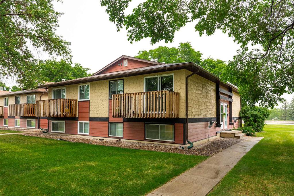 Picture of 47, 5 Acadia Road W, Lethbridge Real Estate Listing