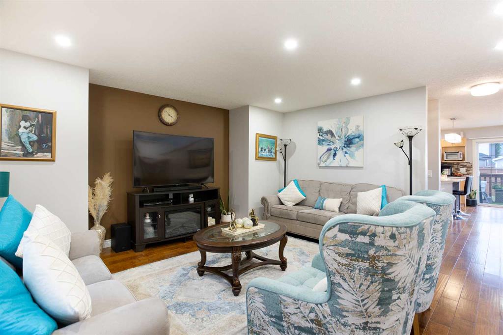Picture of 9287 Saddlebrook Drive NE, Calgary Real Estate Listing