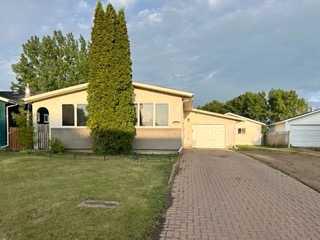 Picture of 1649 3 Avenue , Wainwright Real Estate Listing
