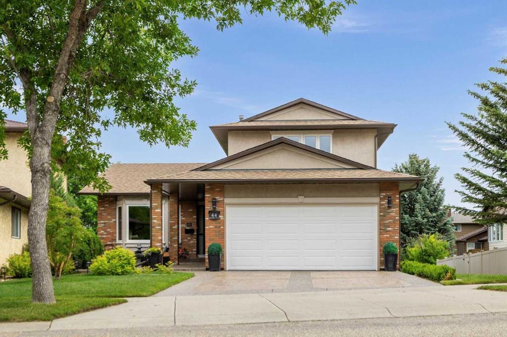 Picture of 44 Berkshire Road NW, Calgary Real Estate Listing