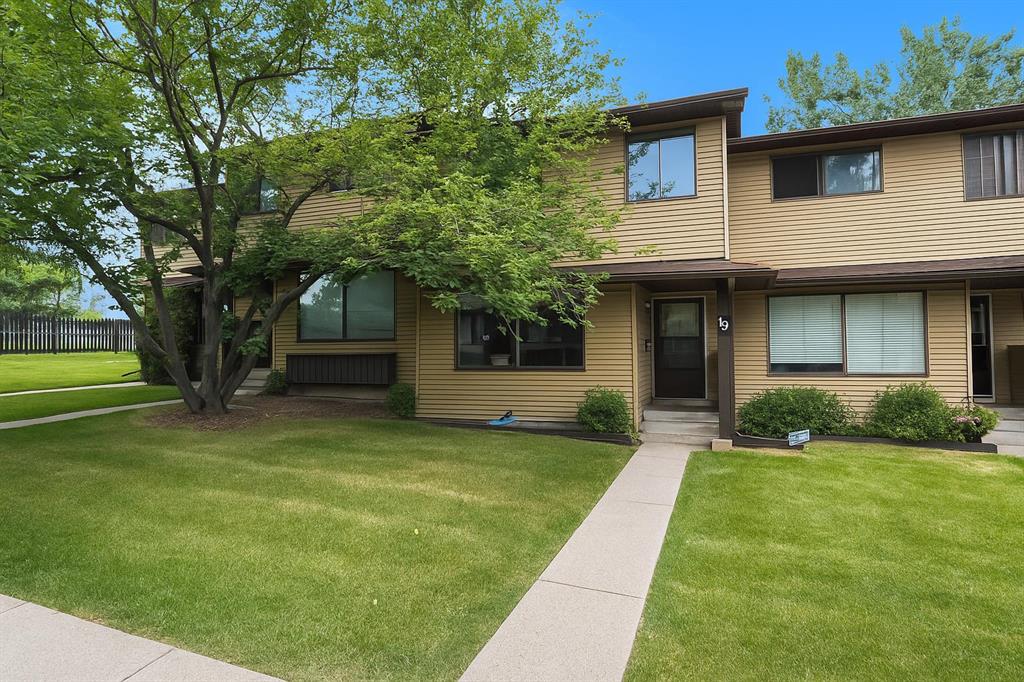Picture of 19, 380 Bermuda Drive NW, Calgary Real Estate Listing