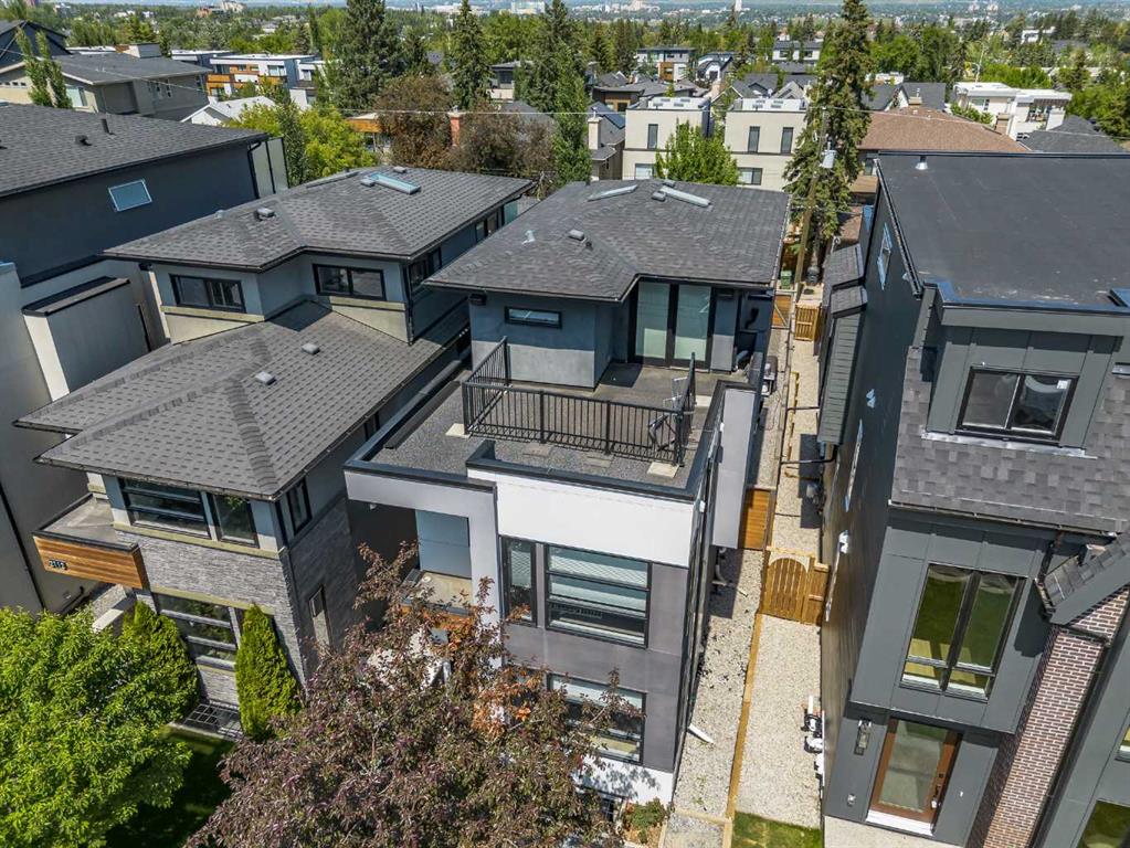 Picture of 2110 29 Avenue SW, Calgary Real Estate Listing