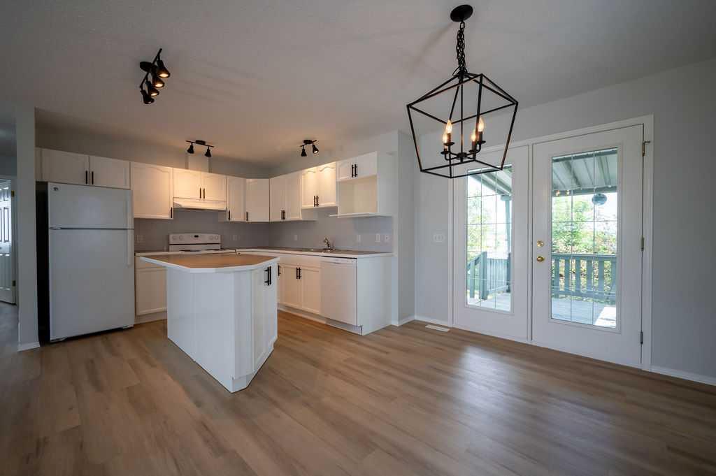 Picture of 269 Strathford Crescent , Strathmore Real Estate Listing