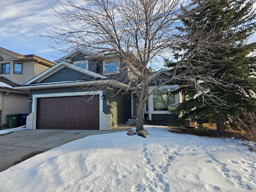 Picture of 302 Meadowbrook Bay SE, Airdrie Real Estate Listing