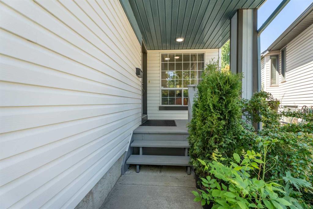 Picture of 90 Douglas Glen Green SE, Calgary Real Estate Listing