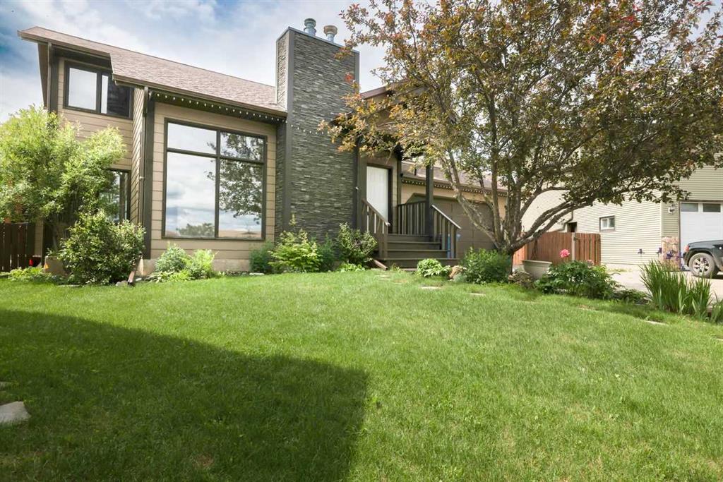 Picture of 122 10 Avenue NE, Sundre Real Estate Listing