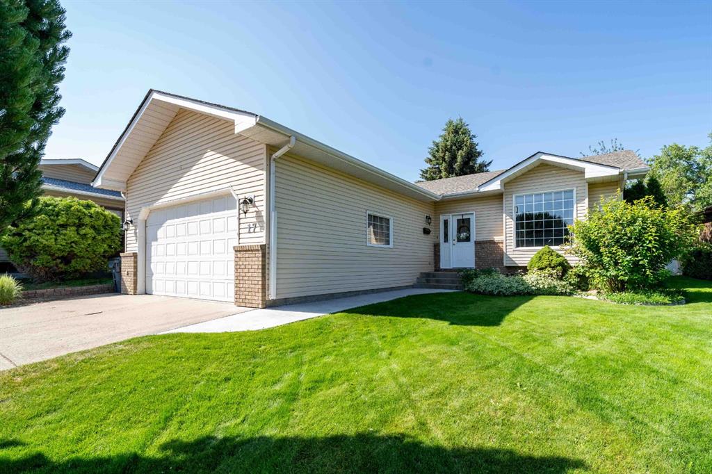 Picture of 17 Greenwood Court SW, Medicine Hat Real Estate Listing
