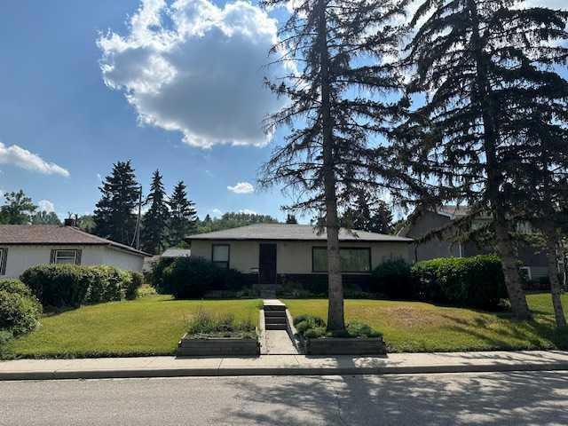 Picture of 8831 34 Avenue NW, Calgary Real Estate Listing