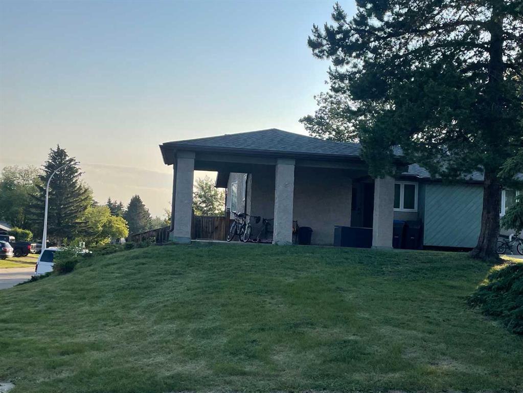 Picture of 2 Garden Court , Sylvan Lake Real Estate Listing