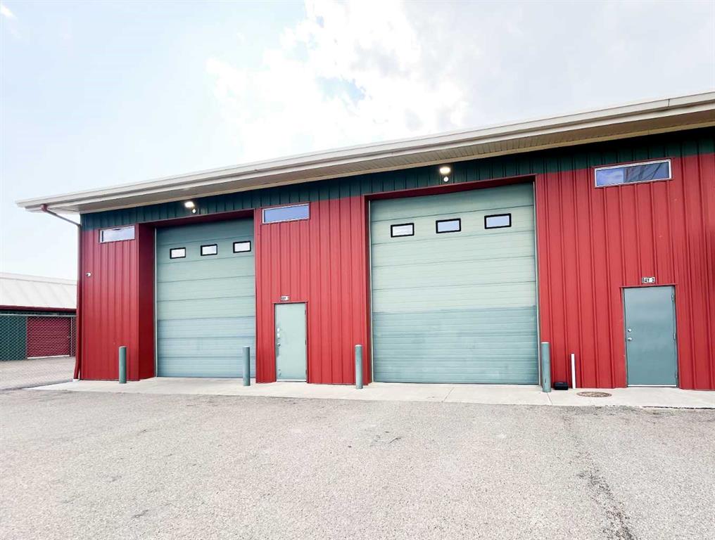 Picture of 2, 127 4 Street NE, Redcliff Real Estate Listing