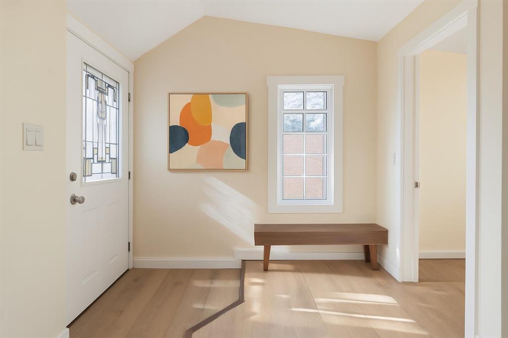 Picture of 1913 Edmonton Trail NE, Calgary Real Estate Listing