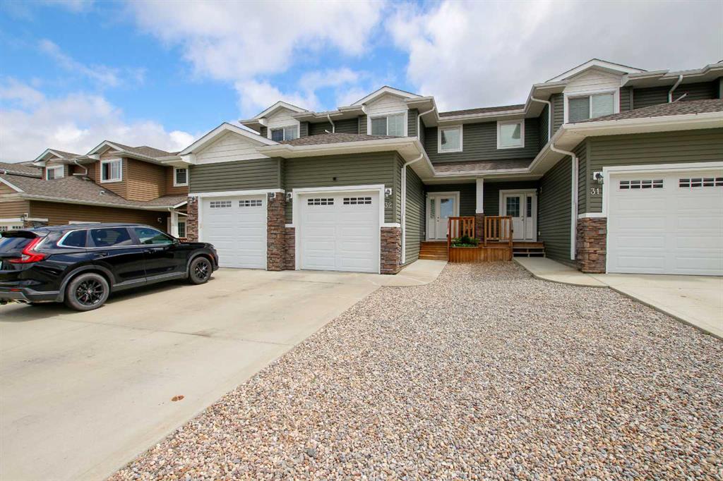 Picture of 32 Rowberry Court , Sylvan Lake Real Estate Listing
