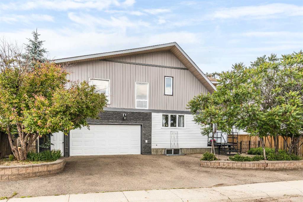 Picture of 914 3 Street SW, Redcliff Real Estate Listing