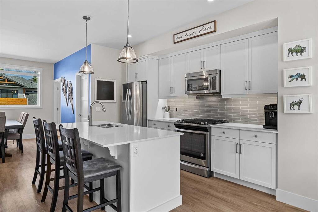 Picture of 4, 101 River\'s Bend Way , Dead Man\'s Flats Real Estate Listing