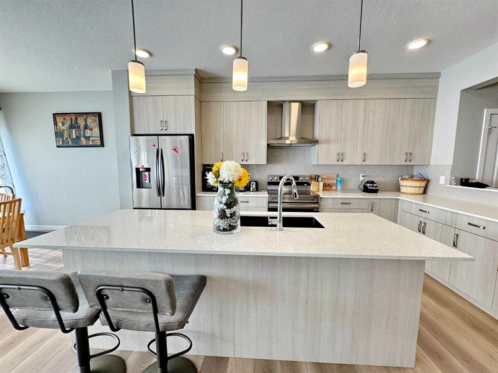 Picture of 792 Creekstone circle SW  , Calgary Real Estate Listing