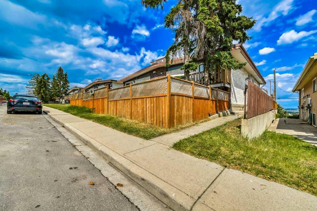 Picture of 1, 7524 Hunterview Drive NW, Calgary Real Estate Listing