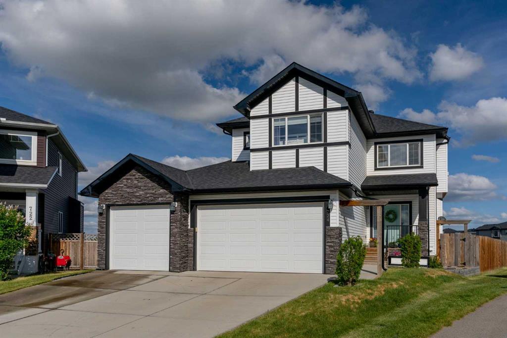 Picture of 724 Ranch Crescent , Carstairs Real Estate Listing