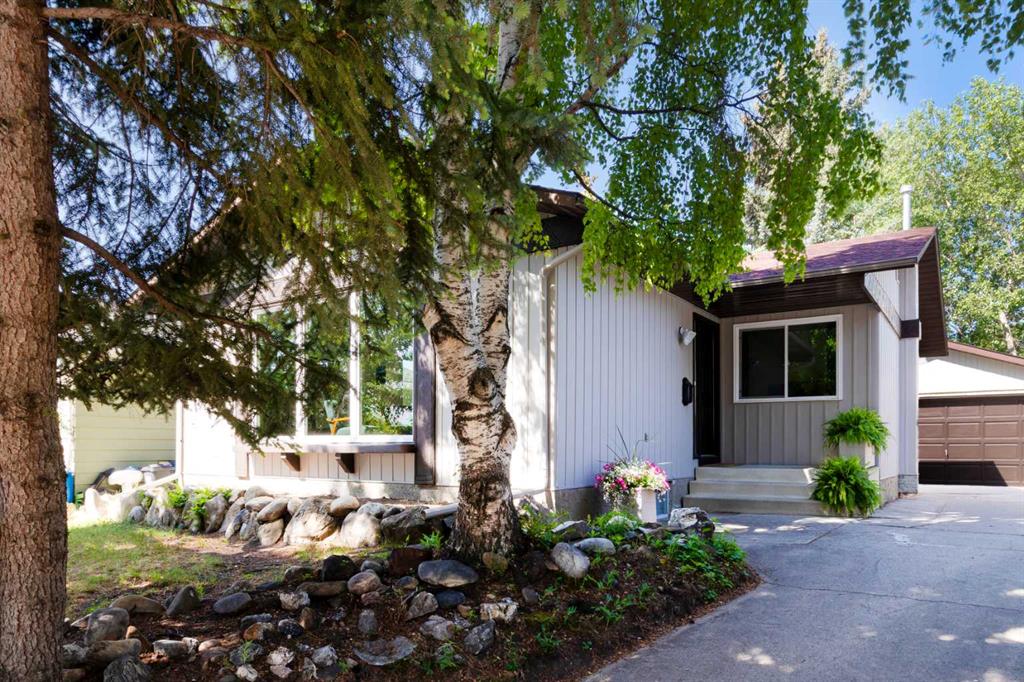 Picture of 5 Benchlands Place , Cochrane Real Estate Listing