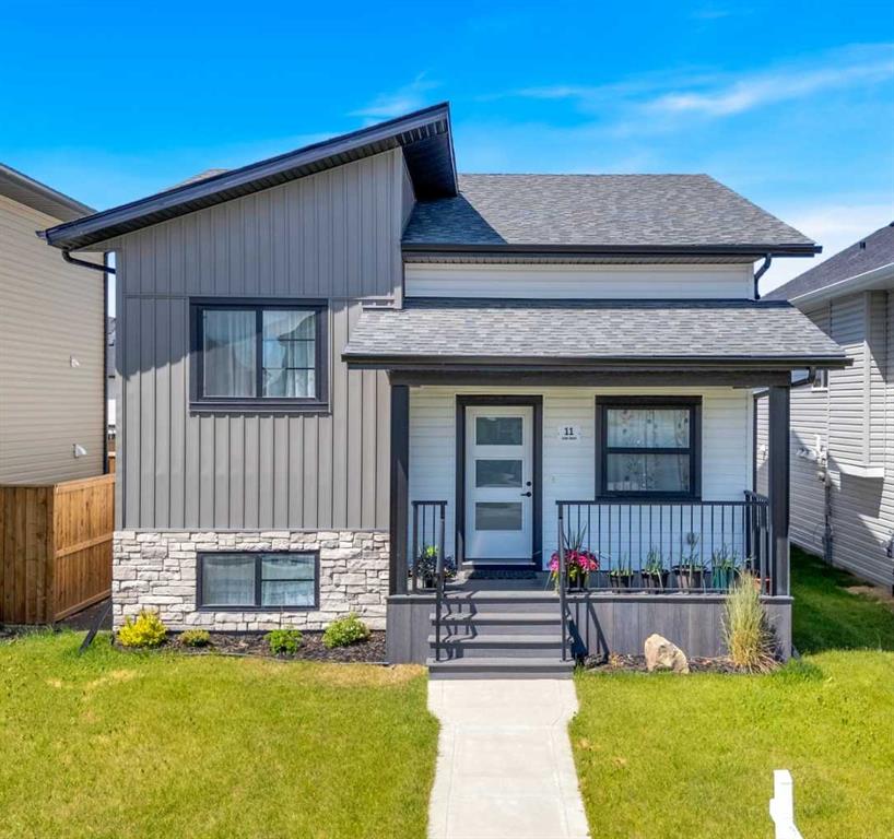 Picture of 11 Ian Way , Sylvan Lake Real Estate Listing