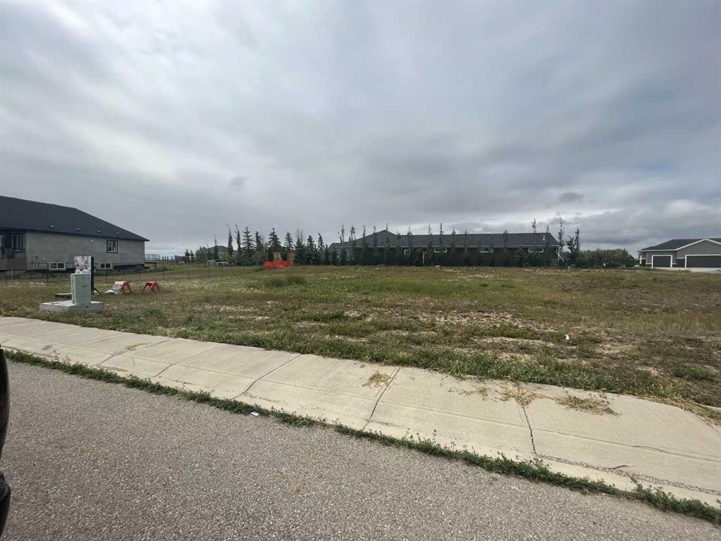 Picture of 304 Muirfield Crescent , Lyalta Real Estate Listing