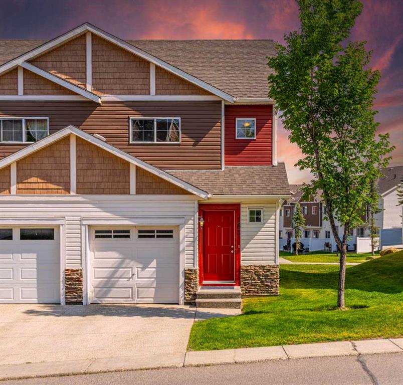 Picture of 181 Pantego Lane NW, Calgary Real Estate Listing