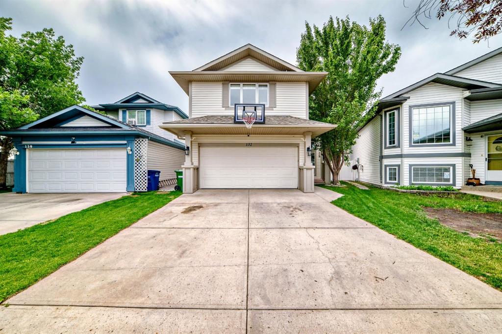 Picture of 132 Creek Gardens Place NW, Airdrie Real Estate Listing