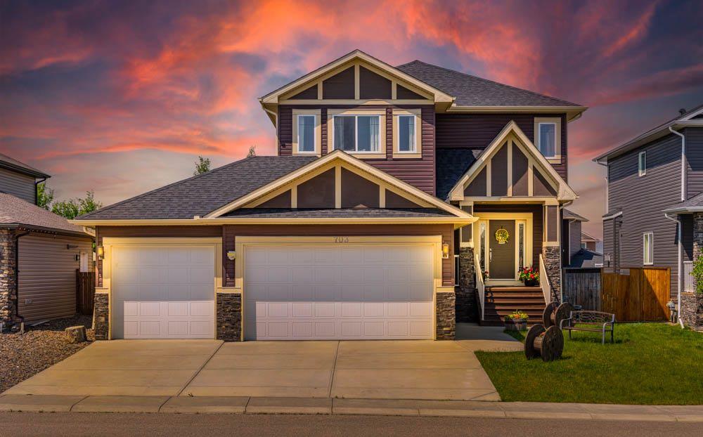 Picture of 703 West Highland Link , Carstairs Real Estate Listing