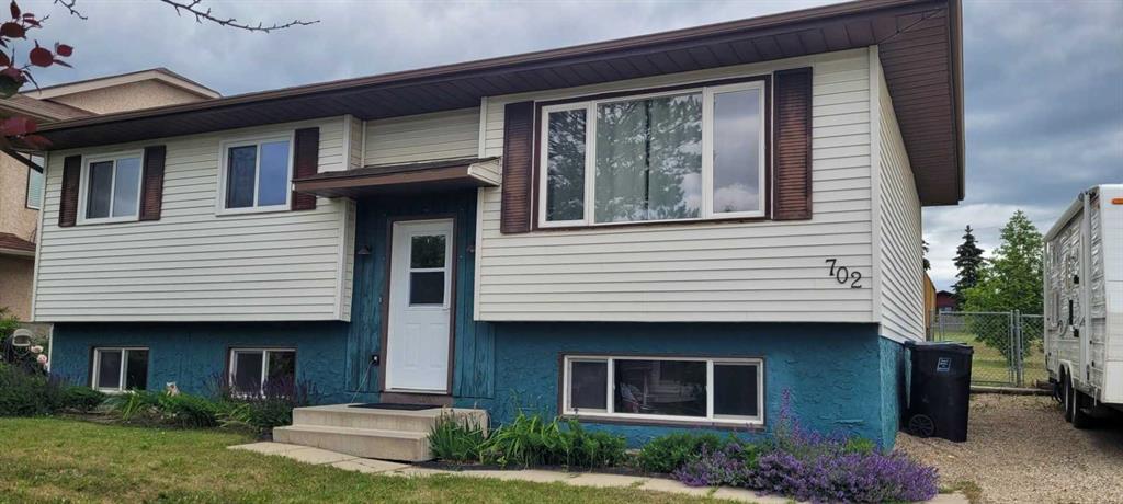 Picture of 702 Cedar Crescent  , Beaverlodge Real Estate Listing