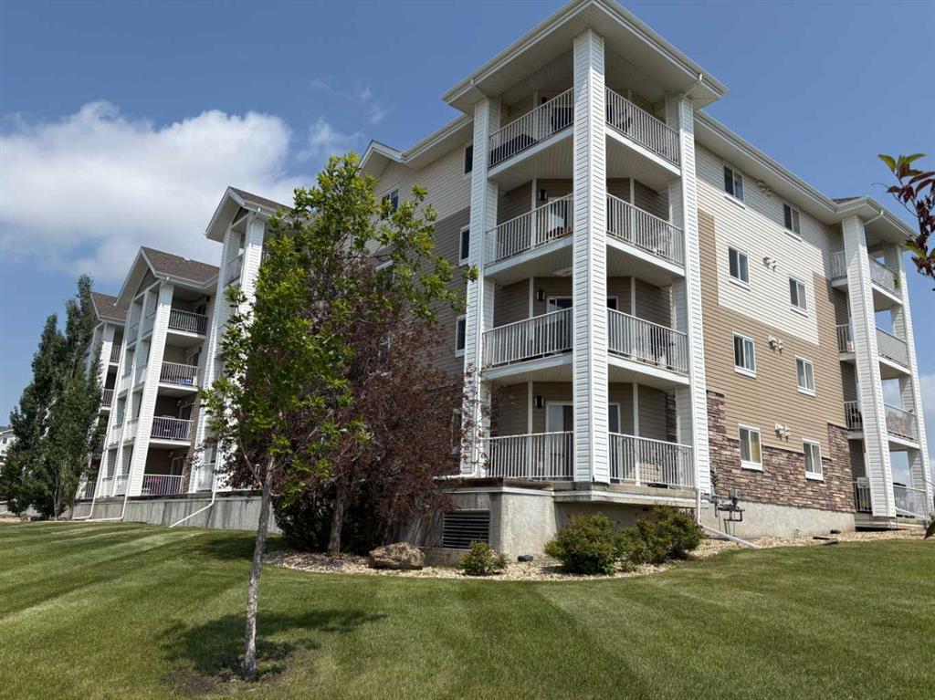 Picture of 304, 3 Broadway Rise , Sylvan Lake Real Estate Listing