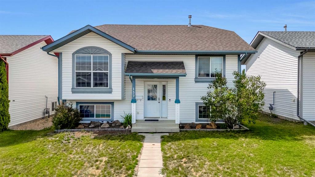 Picture of 137 Briarwood Crescent , Blackfalds Real Estate Listing