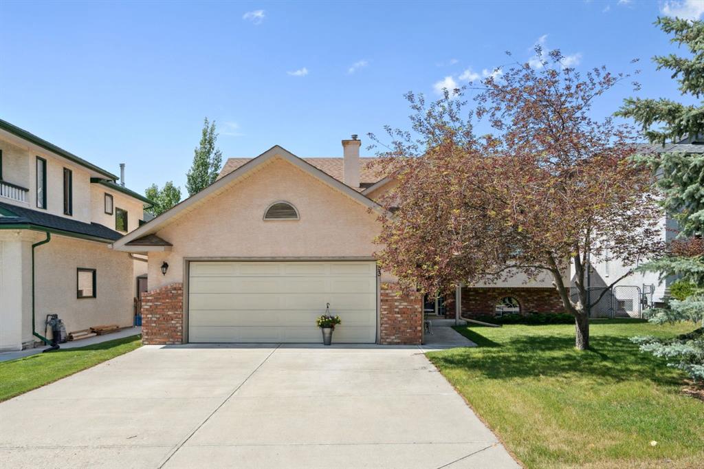 Picture of 153 Riverview Circle , Cochrane Real Estate Listing