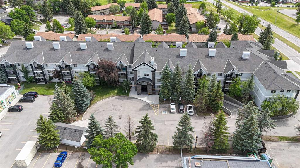 Picture of 109, 2022 Canyon Meadows Drive SE, Calgary Real Estate Listing
