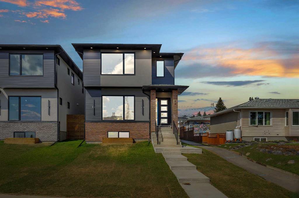 Picture of 42 Collingwood Place NW, Calgary Real Estate Listing