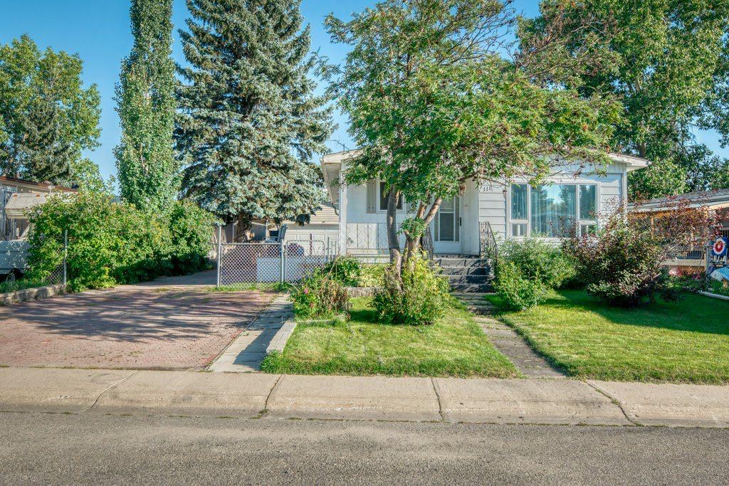 Picture of 111 Brentwood Drive , Strathmore Real Estate Listing