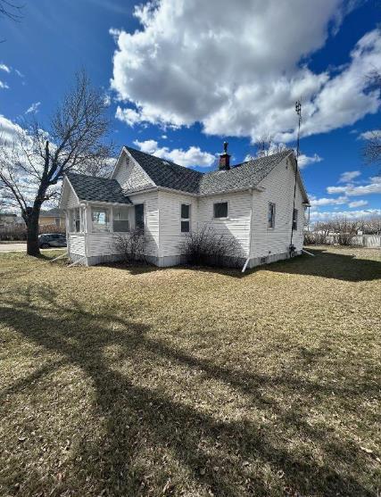 Picture of 204 Grand Avenue , Carmangay Real Estate Listing