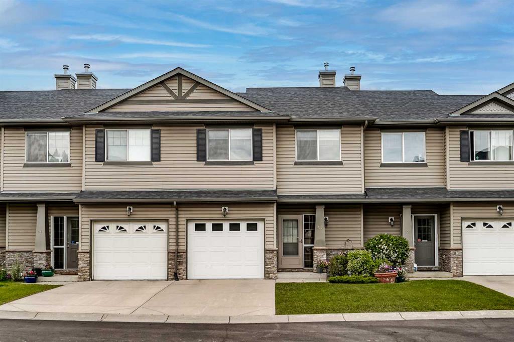Picture of 44 Rockyvalley Villas NW, Calgary Real Estate Listing