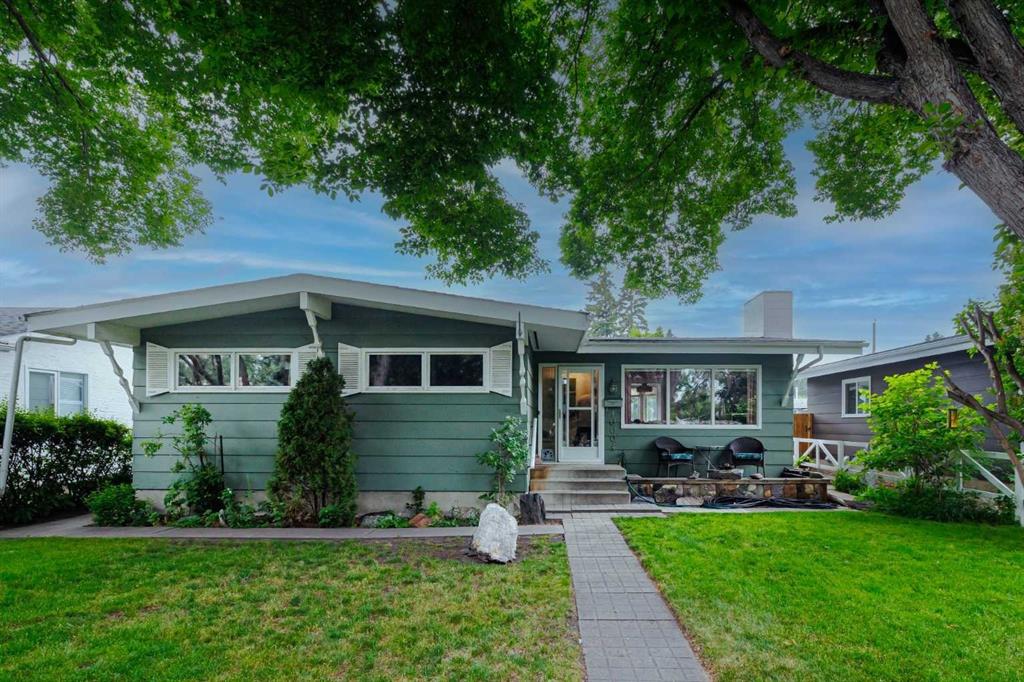 Picture of 10004 Willowview Road SE, Calgary Real Estate Listing