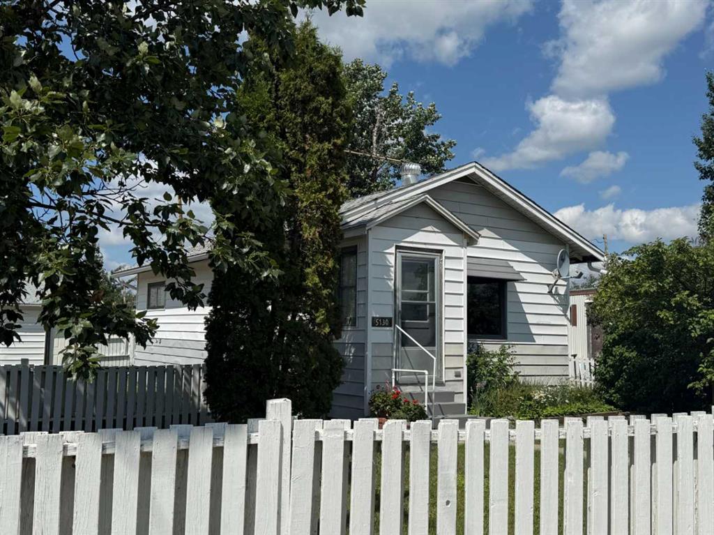 Picture of 5130 50 Avenue , Berwyn Real Estate Listing