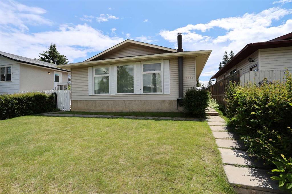 Picture of 2835 Cedarbrae Drive SW, Calgary Real Estate Listing