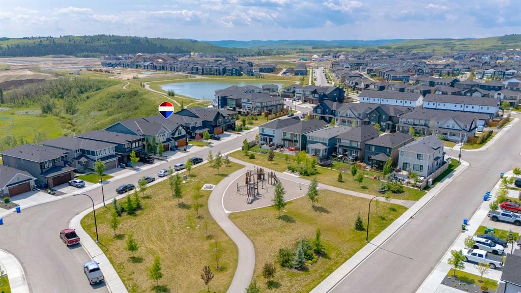 Picture of 39 Creekstone Way SW, Calgary Real Estate Listing