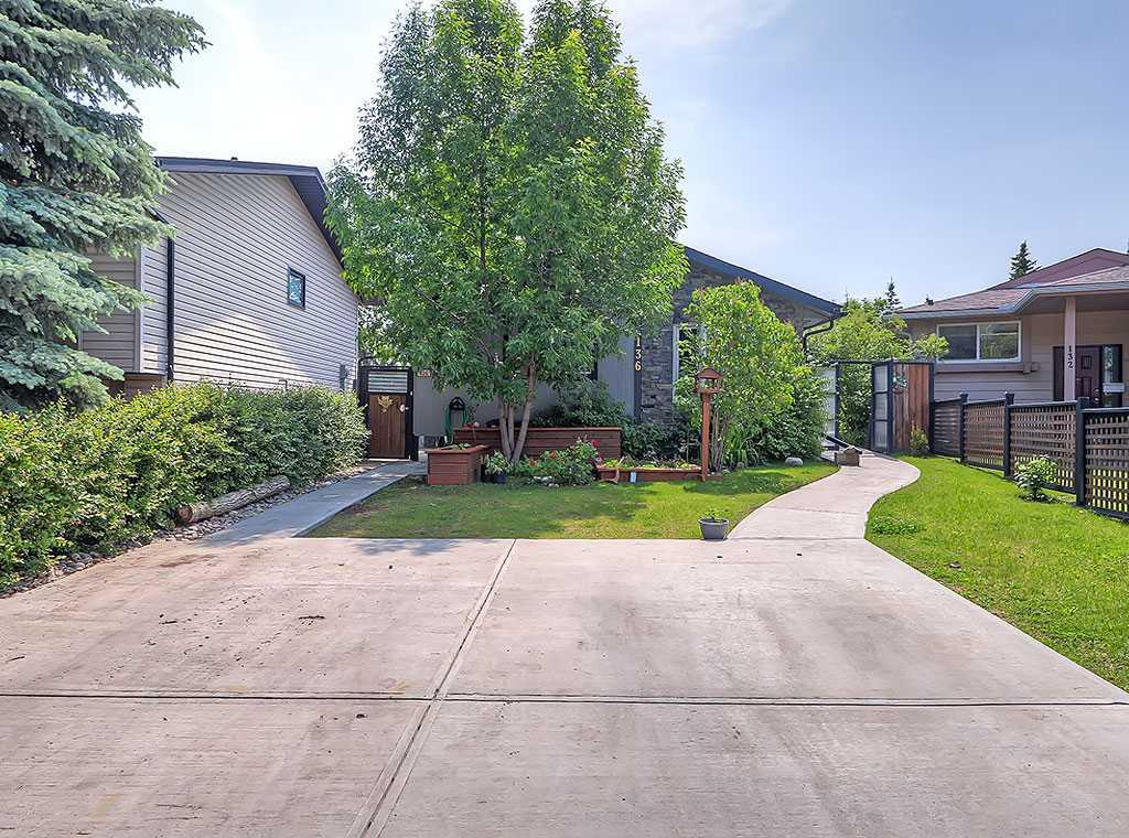 Picture of 136 Ranchview Court NW, Calgary Real Estate Listing