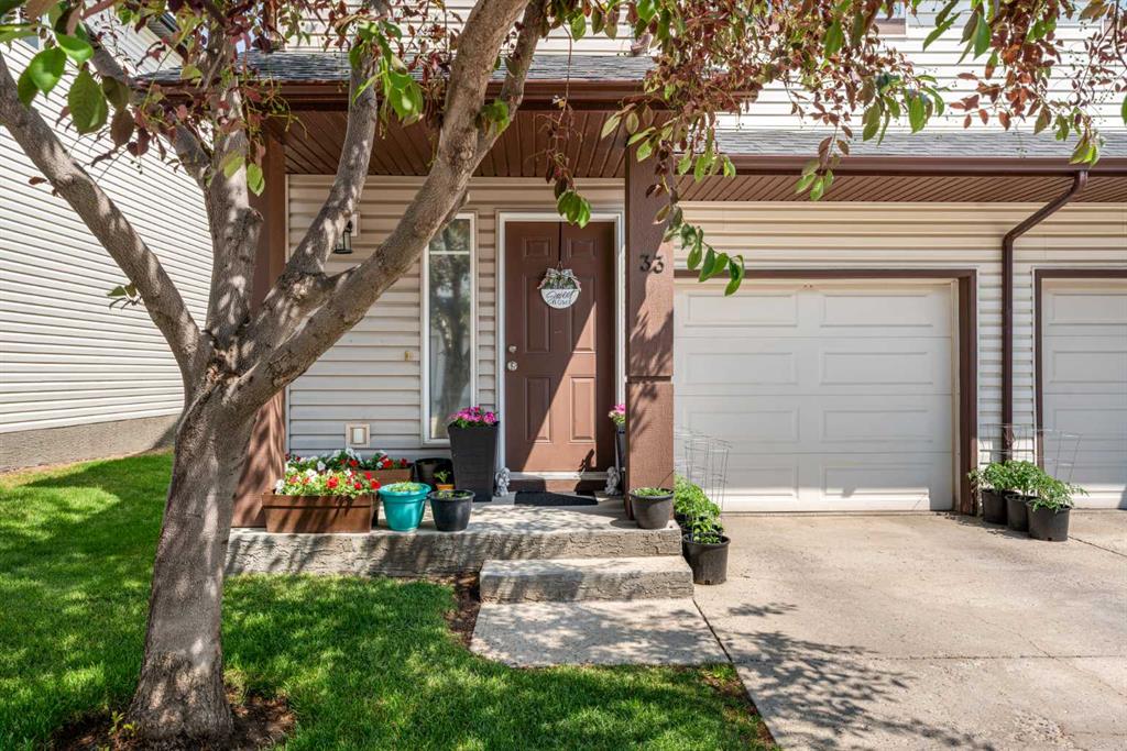 Picture of 33 Everridge Gardens SW, Calgary Real Estate Listing