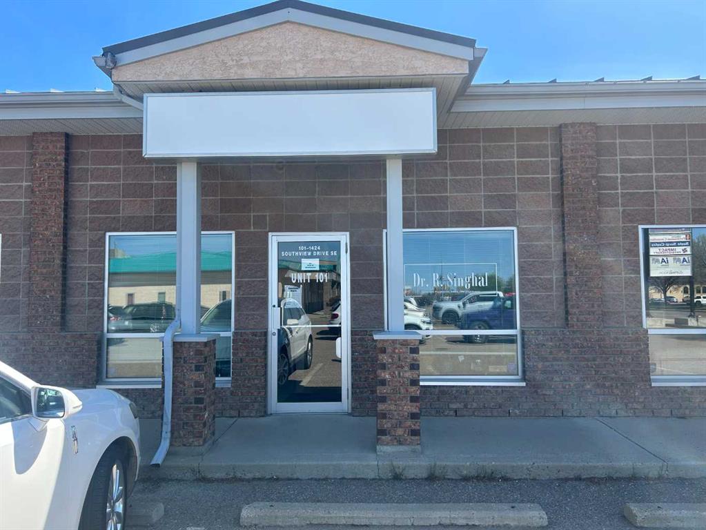 Picture of 101, 1424 Southview Drive SE, Medicine Hat Real Estate Listing