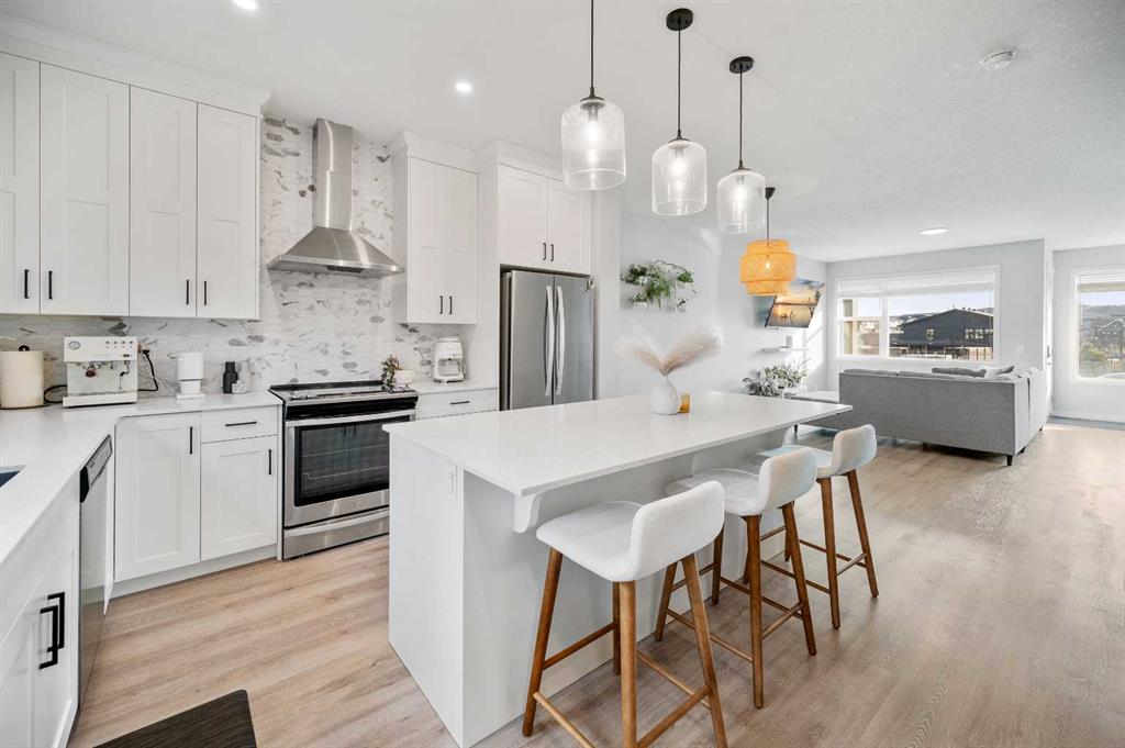 Picture of 180 Rowmont Boulevard NW, Calgary Real Estate Listing